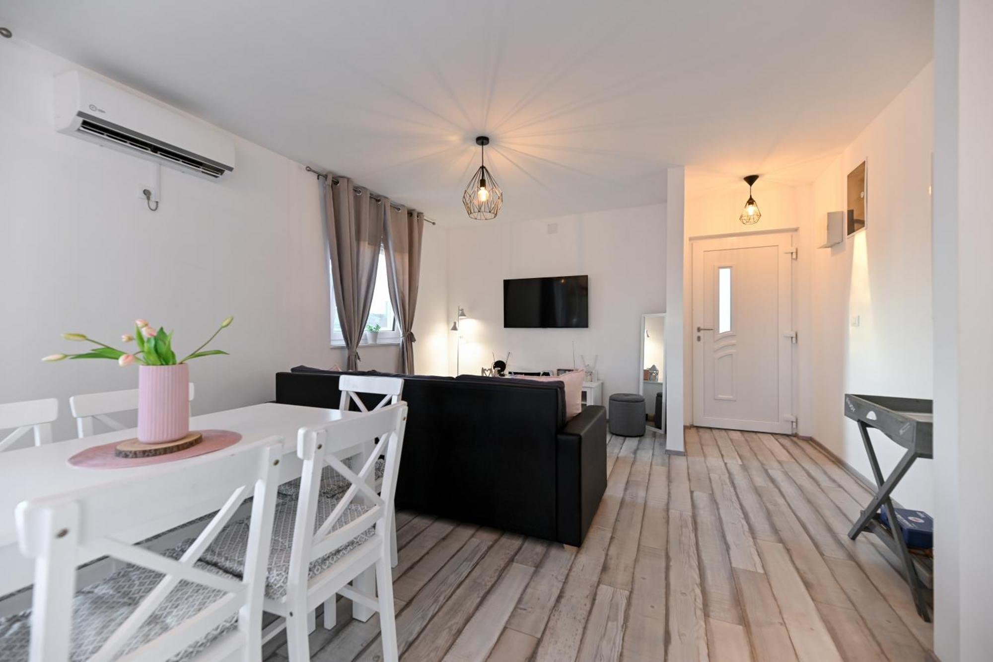 Holiday Home Aprilis With Pool, Jacuzzi And Sauna Galovac  Buitenkant foto