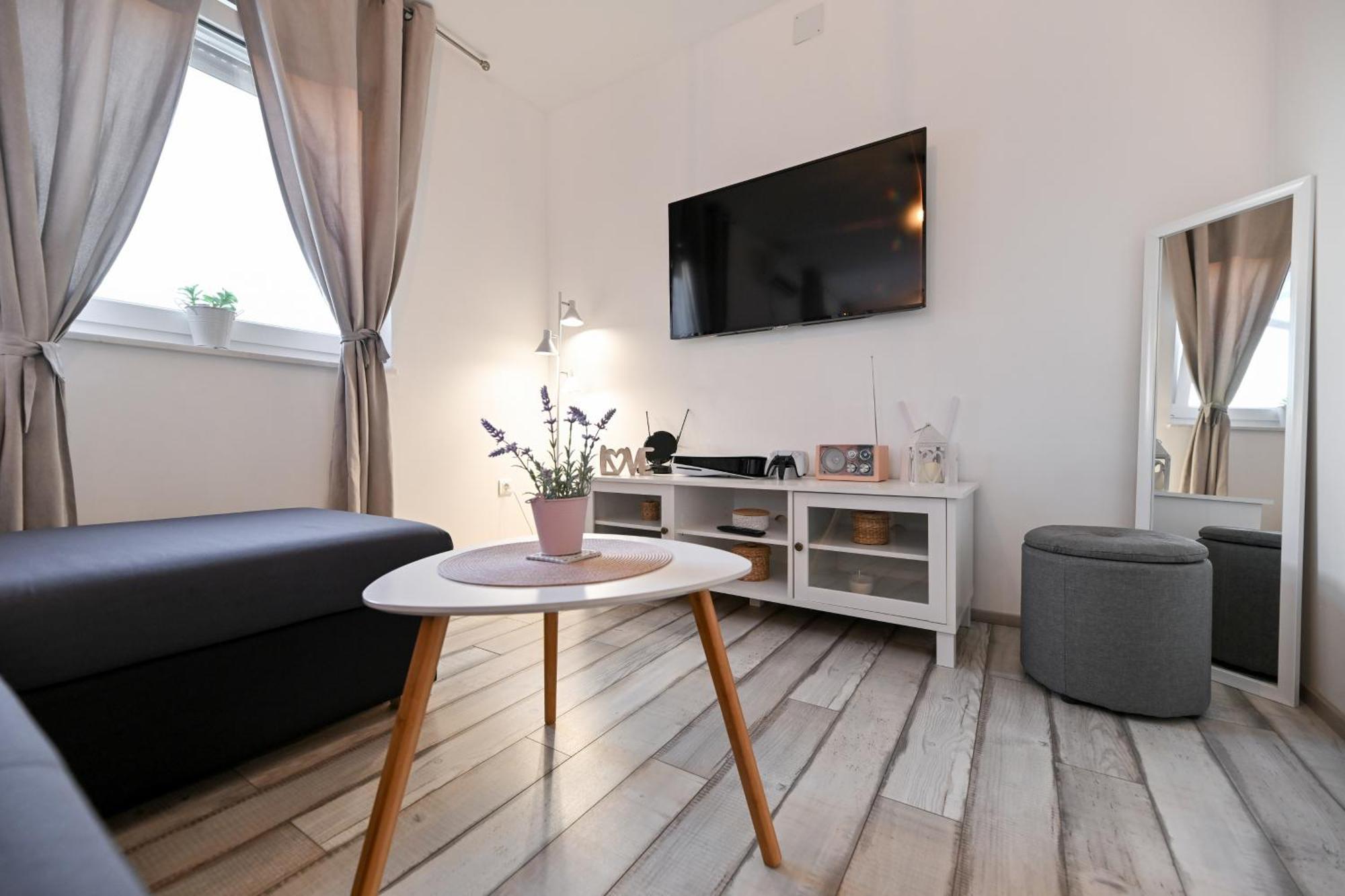 Holiday Home Aprilis With Pool, Jacuzzi And Sauna Galovac  Buitenkant foto
