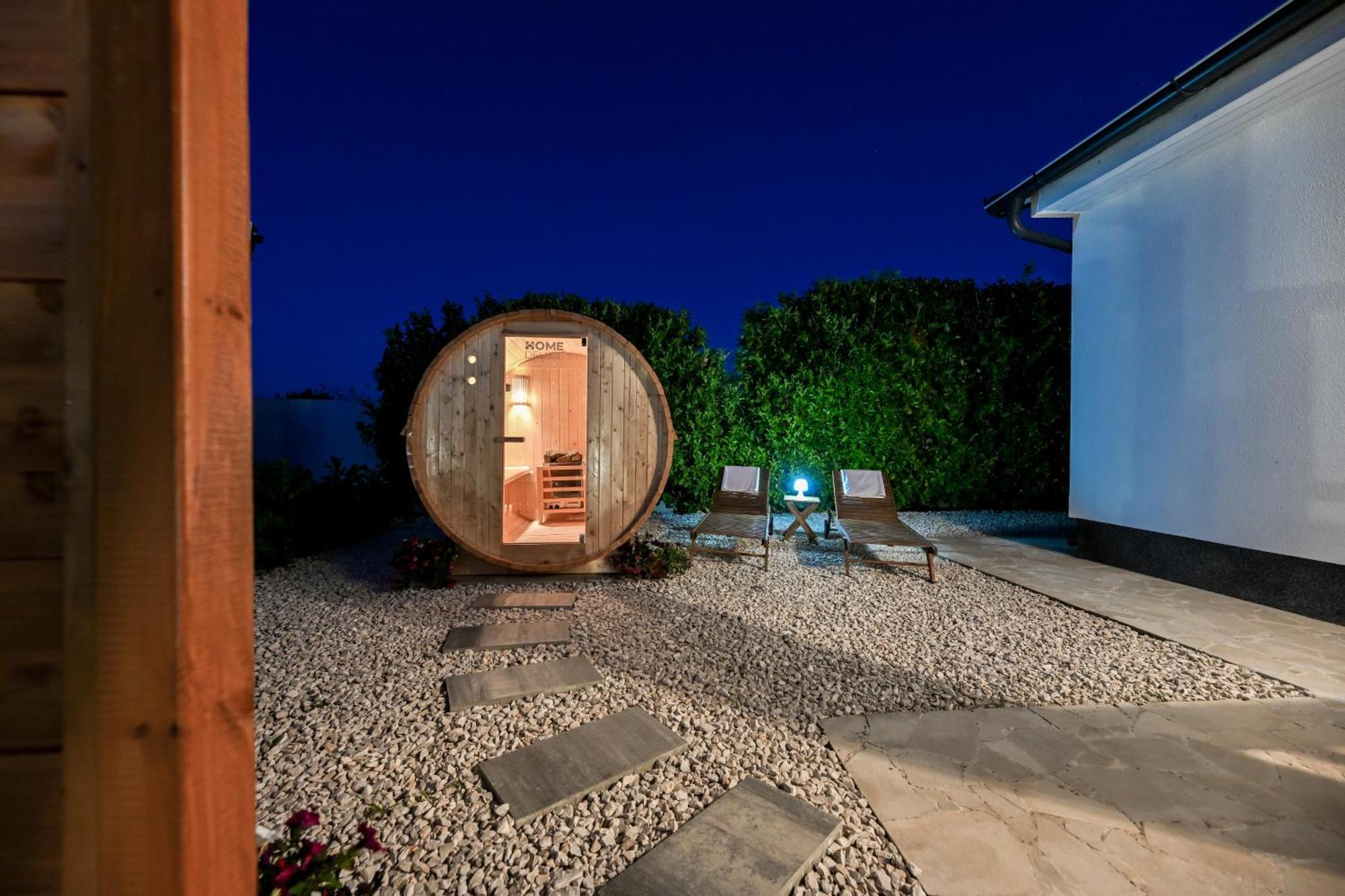 Holiday Home Aprilis With Pool, Jacuzzi And Sauna Galovac  Buitenkant foto