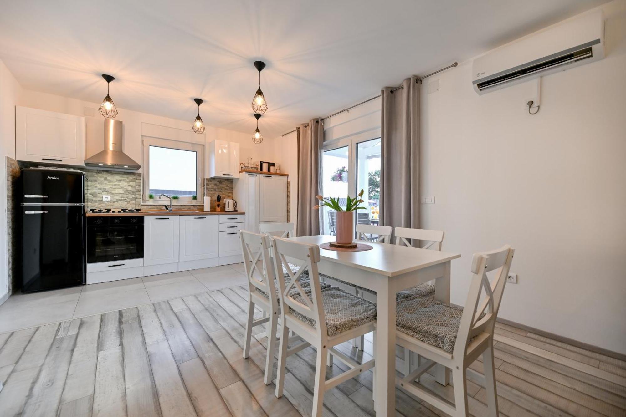 Holiday Home Aprilis With Pool, Jacuzzi And Sauna Galovac  Buitenkant foto