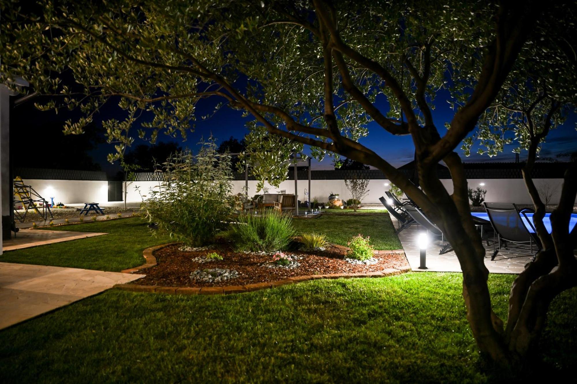 Holiday Home Aprilis With Pool, Jacuzzi And Sauna Galovac  Buitenkant foto