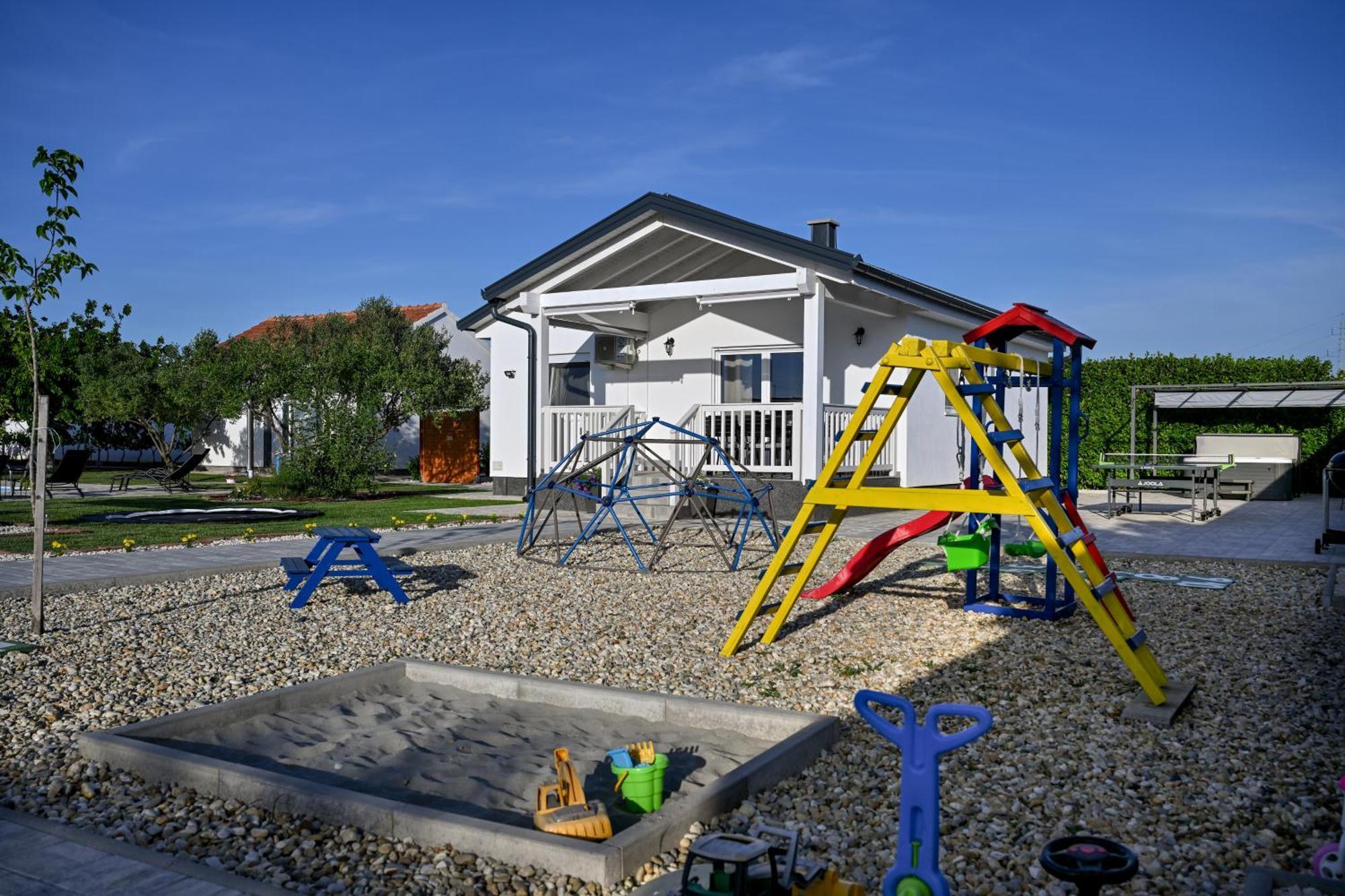 Holiday Home Aprilis With Pool, Jacuzzi And Sauna Galovac  Buitenkant foto